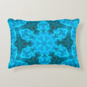 アイス霜の降りたブルースノーフレーク万華鏡のように千変万化するパターンパターン アクセントクッション (正面)