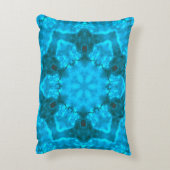 アイス霜の降りたブルースノーフレーク万華鏡のように千変万化するパターンパターン アクセントクッション (裏面(縦))