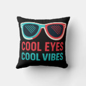 アイズクールビブクールスレトロ3DメガネTシャツ クッション (裏面)