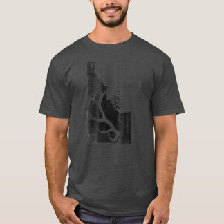 アイダホエルクハンターとアントラー小屋 Tシャツ