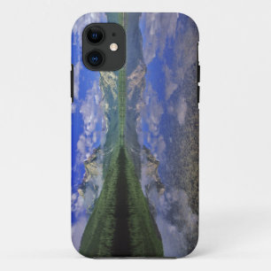 アイダホ州のソウトゥース山脈にあるスタンレー湖 iPhone 11 ケース