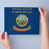 アイダホ州旗を持つチラシ チラシ (手)