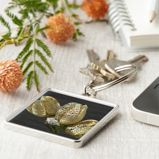 アイテムを調整する空のユリの種子ポッド キーホルダー (側面)