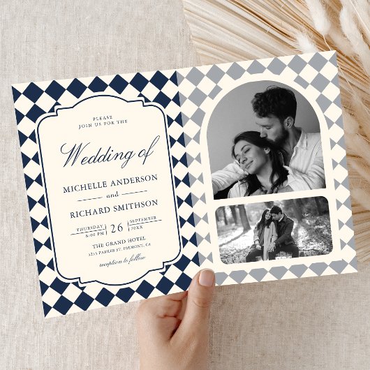 アイボリーとネイビーのチェック柄のクラシカルな結婚式 招待状
