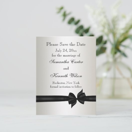 アイボリーとブラックダマスクウェディング招待状 案内ポストカード (スタンド正面)