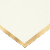 アイボリーと金ゴールドクラウンクレストパーソナライズされた テーブルクロス (アングル)