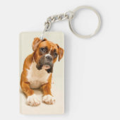 アイボリーのクリーム色の背景幕のボクサーの子犬 キーホルダー (裏面)