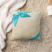 アイボリーのターコイズのリボンは背景を主演します クッション (ブランケット)