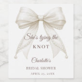 アイボリーの弓パールで結ばれた ブライダルシャワー ワインラベル (シングルラベル)