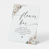 アイボリーアンドブルーボホブライダルシャワーフラワーバー標識 台座サイン (正面)