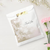 アイボリーエレガントホワイトフラワーフビーズバッグ フェイバーバッグ (封をした状態)