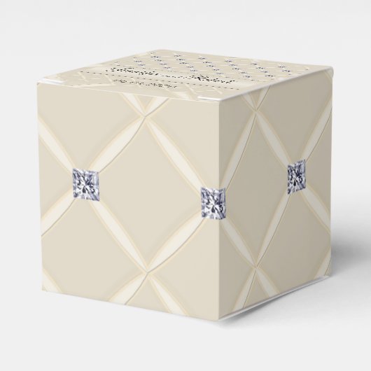 アイボリーキルテきらきら光るッドダイヤモンドポー結婚式の引き出物ボックス フェイバーボックス (正面サイド)