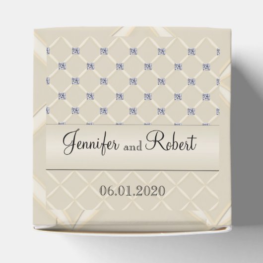 アイボリーキルテきらきら光るッドダイヤモンドポー結婚式の引き出物ボックス フェイバーボックス (上部)