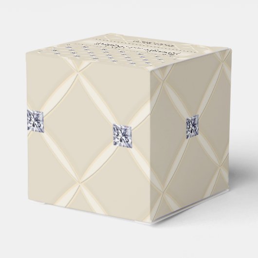 アイボリーキルテきらきら光るッドダイヤモンドポー結婚式の引き出物ボックス フェイバーボックス (裏面サイド)