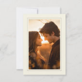 アイボリークリームのミニマリスト結婚式の写真 セーブザデート (裏面)