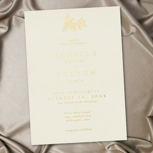 アイボリークリームのミニマリスト リーフ ドングリ 秋の結婚式 箔招待状