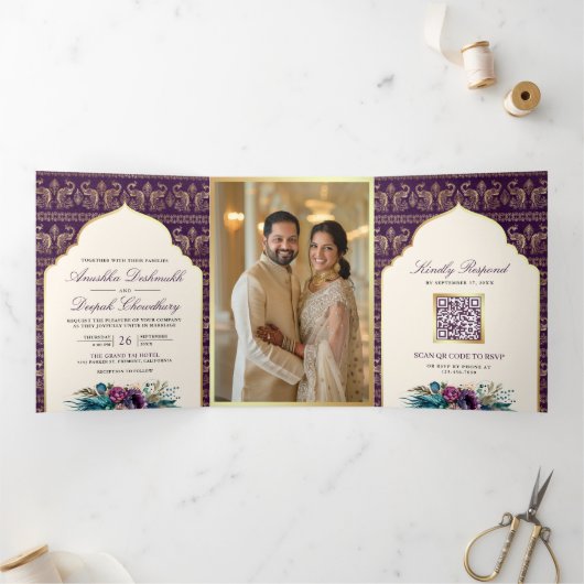 アイボリーパープルピーコックパターンフローラ結婚インディアン 三つ折り招待状 (内部)