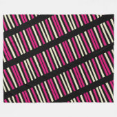 アイボリーピンクブラックストライプ フリースブランケット (正面(横))