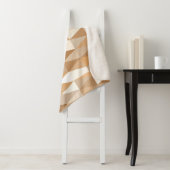 アイボリーモダントープ灰色タン茶色の三角形パターン シェルパブランケット (インサイチュ)