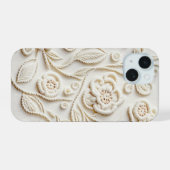 アイボリー刺繍フローラデザイン iPhone 15ケース (裏面横)
