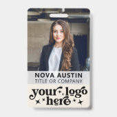 アイボリー従業員の写真IDとQRコードのビジネスロゴ バッジ (正面)