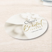 アイボリー開花およびエレガント金ゴールドスクリプトブライダルシャワー ラウンドペーパーコースター (アングル)