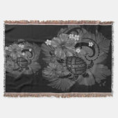 アイランドハワイアンマップビッグタートルハイビスカスプルメリアT スローブランケット (正面)