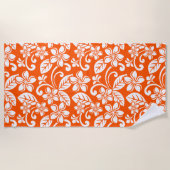 アイランドプルメリア（非常にオレンジ） ビーチタオル (正面)