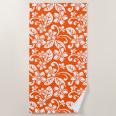 アイランドプルメリア（非常にオレンジ） ビーチタオル (正面)