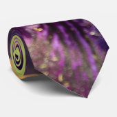 アイリスの首のネクタイの中で ネクタイ (ロール)