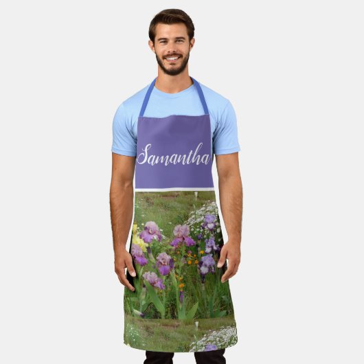 アイリスフローラシャビーシックパープルフローラルパターン エプロン (着用した状態)