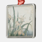 アイリス花およびバッタ、c.1830-31 メタルオーナメント (左)