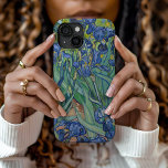 アイリス | ビンセント・ヴァン・ゴッホ iPhone 15ケース<br><div class="desc">アイリス(1889)オランダ後印象派アーティストのヴィンセント・ヴァン・ゴッホ。オリジナル絵画ランドスケープは油の上に咲くアヤメの花の庭を示している。デザインツールを使用してイメージのカスタム文字を追加したり、イメージをカスタマイズする。</div>