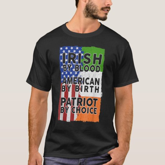 アイリッシュアメリカ国旗ケルトおもしろいック十字聖パトリック Tシャツ (正面)
