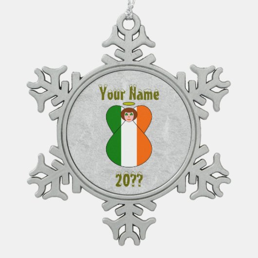 アイリッシュエンジェルフラッグレッドヘアシャームロックアイズ スノーフレークピューターオーナメント (正面)