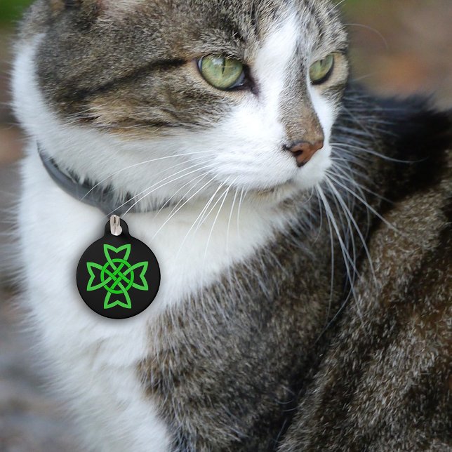 アイリッシュグリーン ケルトノット ペット　ネームタグ (Bright green Irish Celtic looped knot design on black pet name tag.)