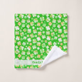 アイリッシュグリーン/ホワイト/オレンジのランダムなシャムロックパターン バスタオルセット (ウォッシュタオル)