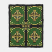 アイリッシュケルト十字/ブラック/金ゴールド/グリーンクロス フリースブランケット (正面)