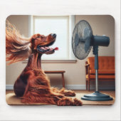 アイリッシュセッターがファンの前で冷却 マウスパッド (正面)