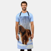 アイリッシュセッターが雪のクリスマスを過ごす エプロン (着用した状態)