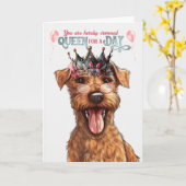 アイリッシュテリアードッグクイーンデイおもしろい誕生日 カード (黄色い花)