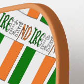 アイルランドとアイルランドの国旗があなたの名前と並べて ピックルボールラケット (左詳細)