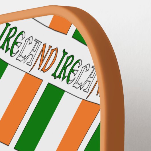 アイルランドとアイルランドの国旗があなたの名前と並べて ピックルボールラケット (左詳細)