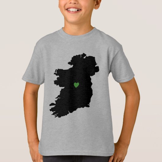 アイルランドのアイルランド人のプライドの緑のハートの地図 Tシャツ (正面)