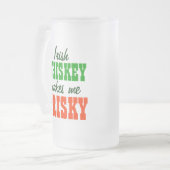 アイルランドのウィスキーは私を快活にさせます フロストグラスビールジョッキ (正面左)