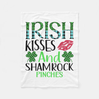 アイルランドのキスとシャムロックピンチ フリースブランケット