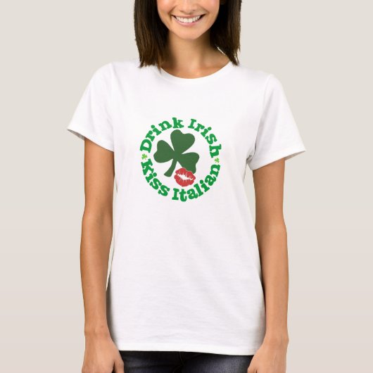 アイルランドのキス イタリアの赤い唇 シャムロックを飲む Tシャツ (正面)