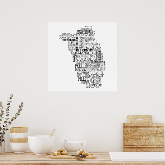 アイルランドのキルケニー州のブラックタイポグラフィック地図 ポスター (キッチン)