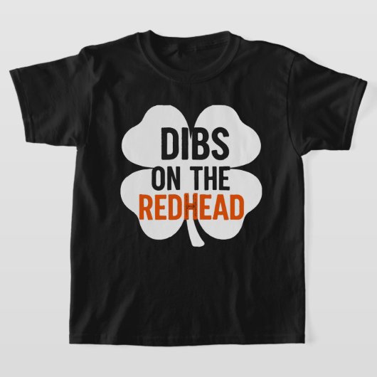 アイルランドのシャムロックのディブをレッドヘッドセントパディの Tシャツ (レイダウン)