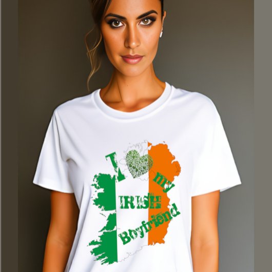 アイルランドのボーイフレンドの地図が大好き Tシャツ